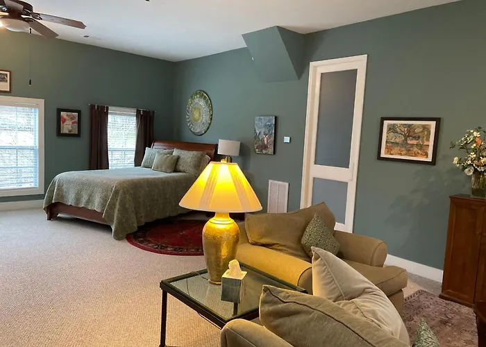 Full Circle Farm Inn